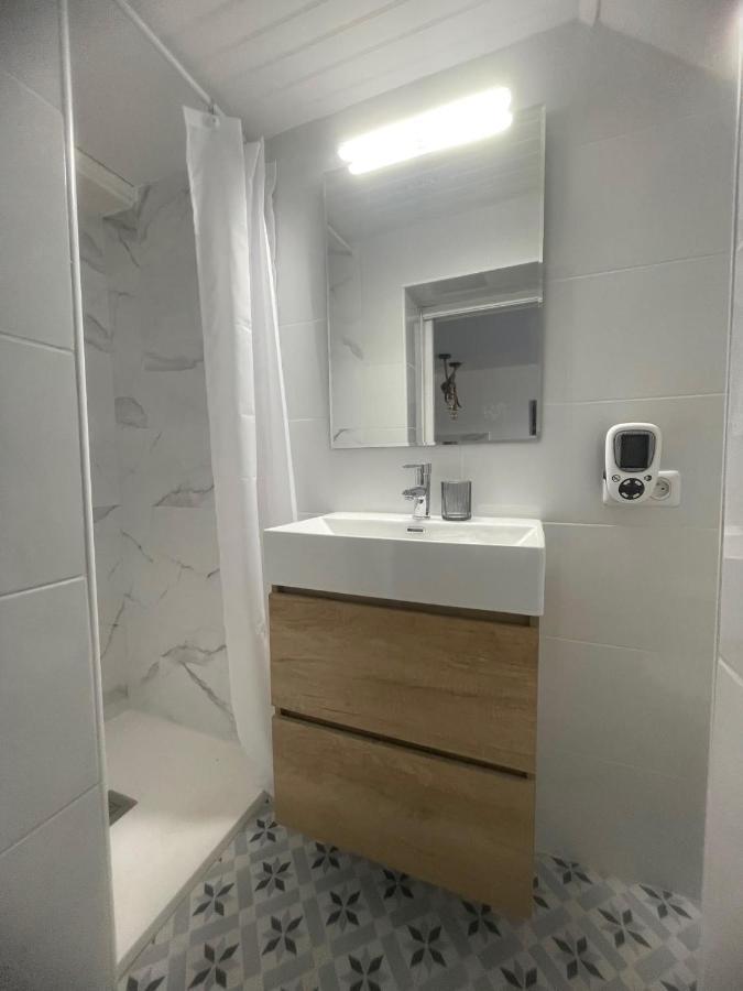 Appartement Avec Chambre Ouverte Бур-Мадам Екстериор снимка